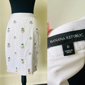 Banana Republic white beaded pencil skirt Size 0